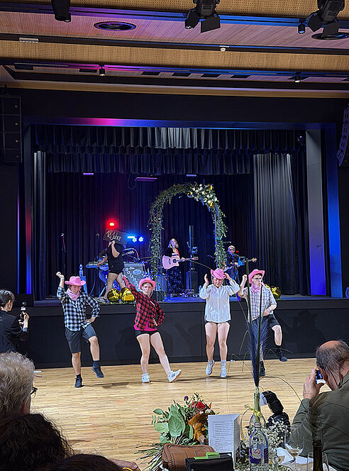 Tanzfläche mit Polonaise