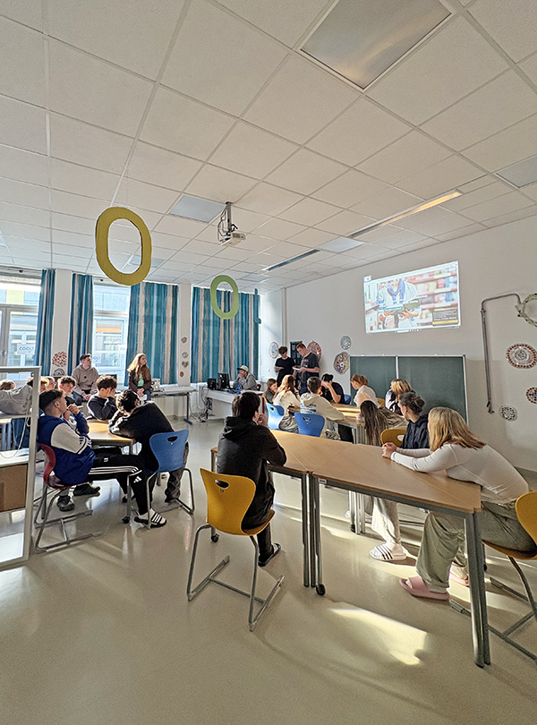 Cool Klassenraum mit Schüler