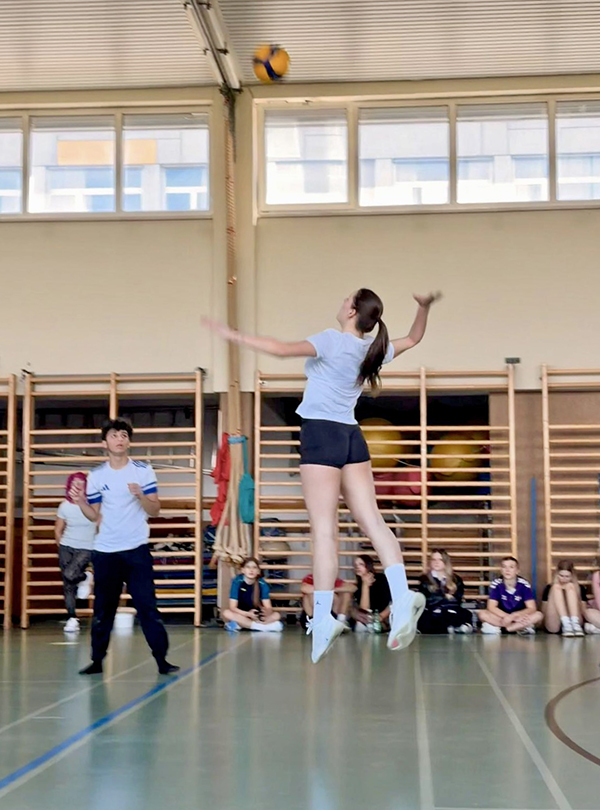 Volleyballmatch Aufschlag