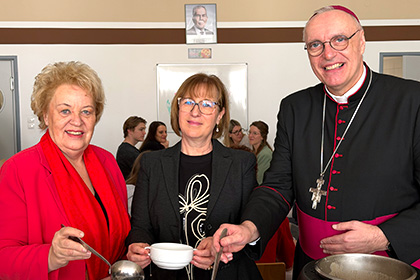 Dunst, Schneeman, Bischof