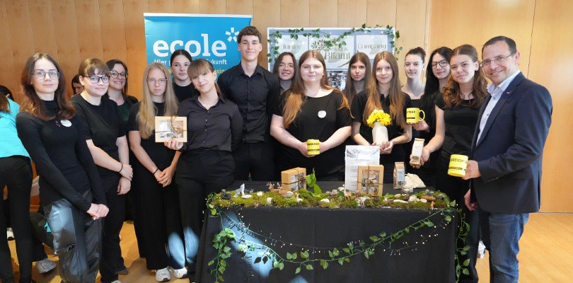 Gruppenbild mit WKO Direktor