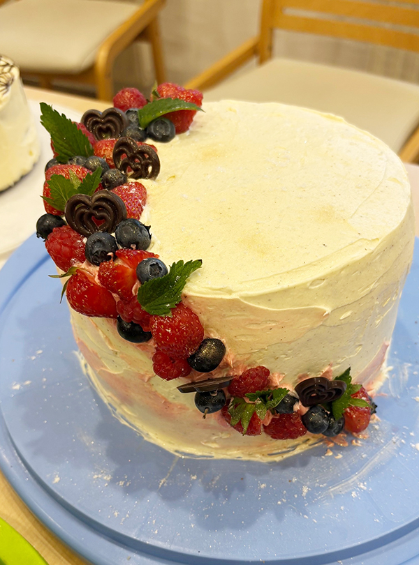 Muttertagstorte mit Beeren