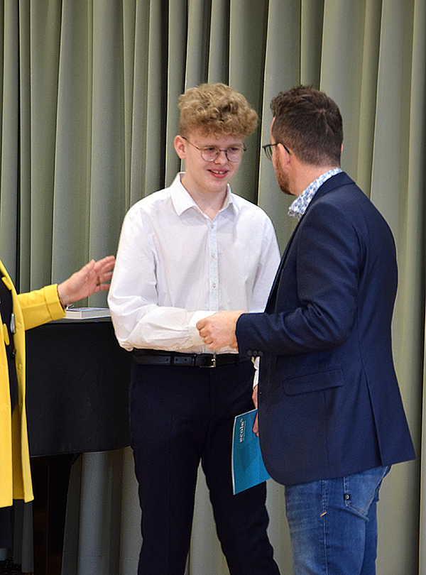 Simon Schrammel Urkundenübergabe